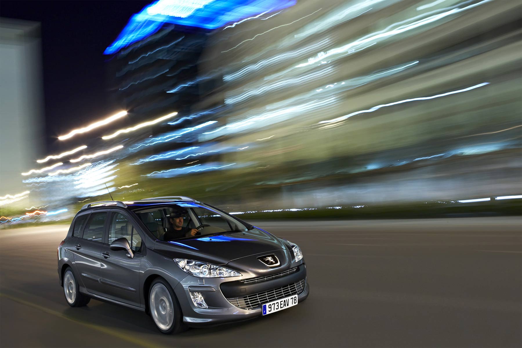 猫足は世代を越えて…