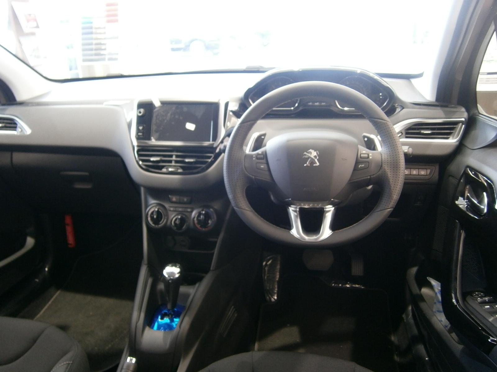 『 ２０８ envy 』　入荷しました！　写真も多数掲載！