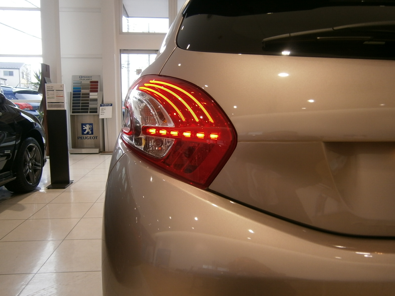 『 ２０８ envy 』　入荷しました！　写真も多数掲載！