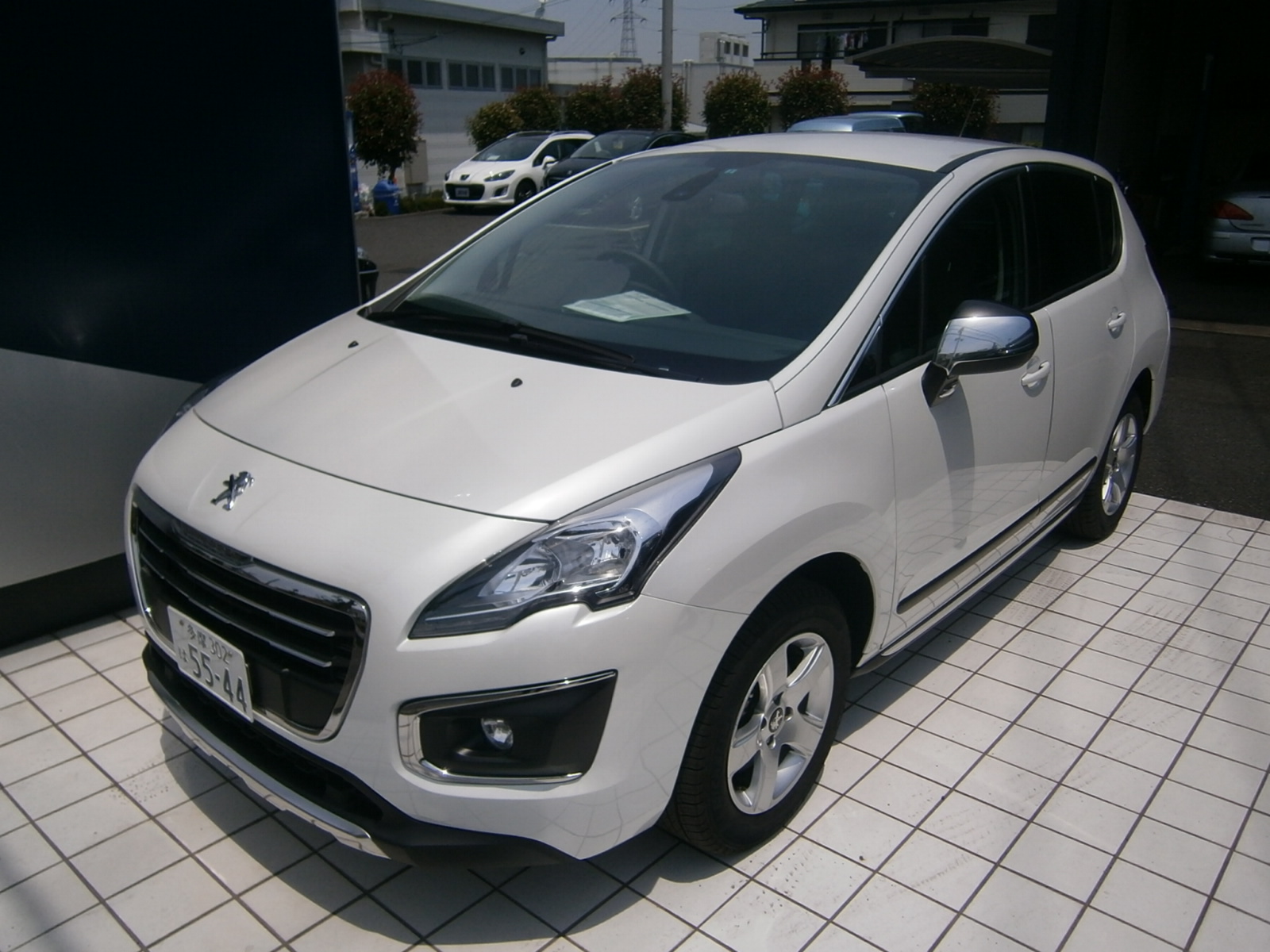 【 3008 Premium パールホワイト 】認定中古車