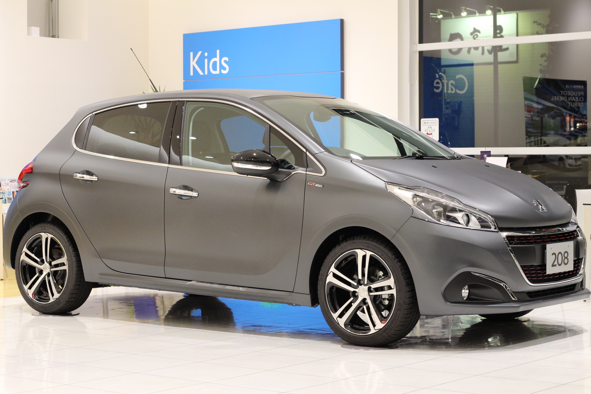 208 GT LINE ICE EDITION 入荷情報！