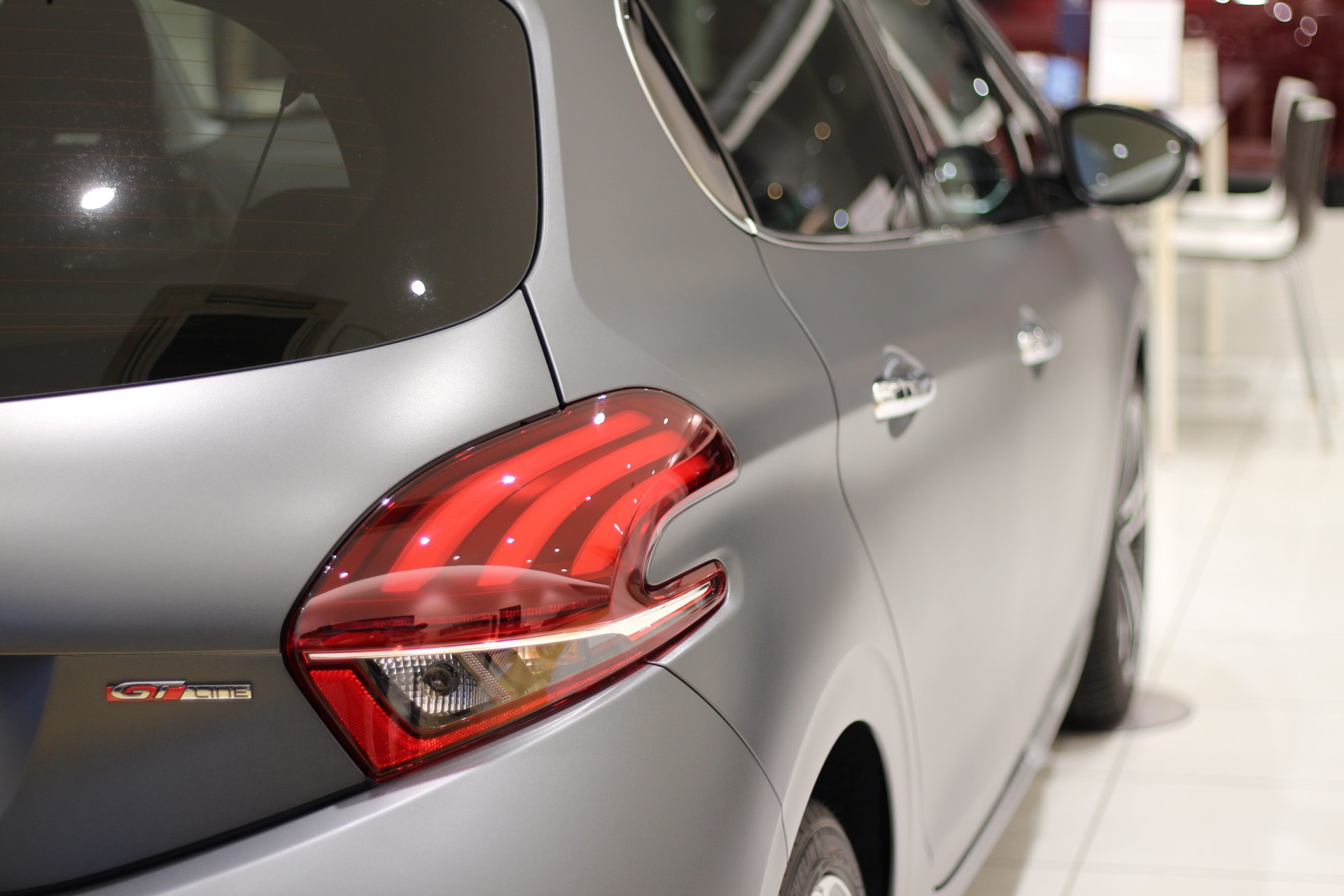 208 GT LINE ICE EDITION 入荷情報！