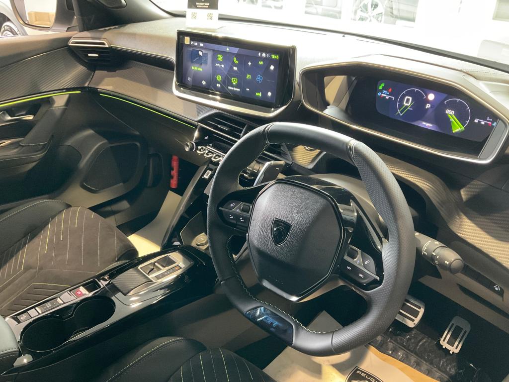 人気のコンパクトSUV 2008 🦁