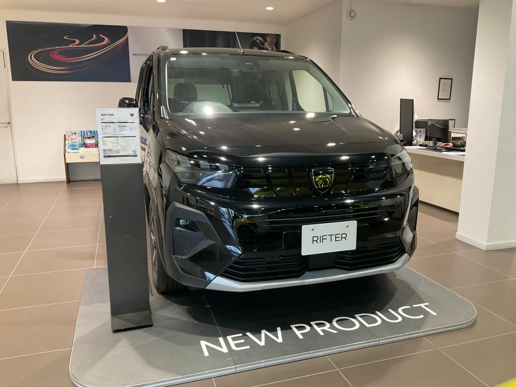 個性が溢れる人気モデル PEUGEOT RIFTER🦁