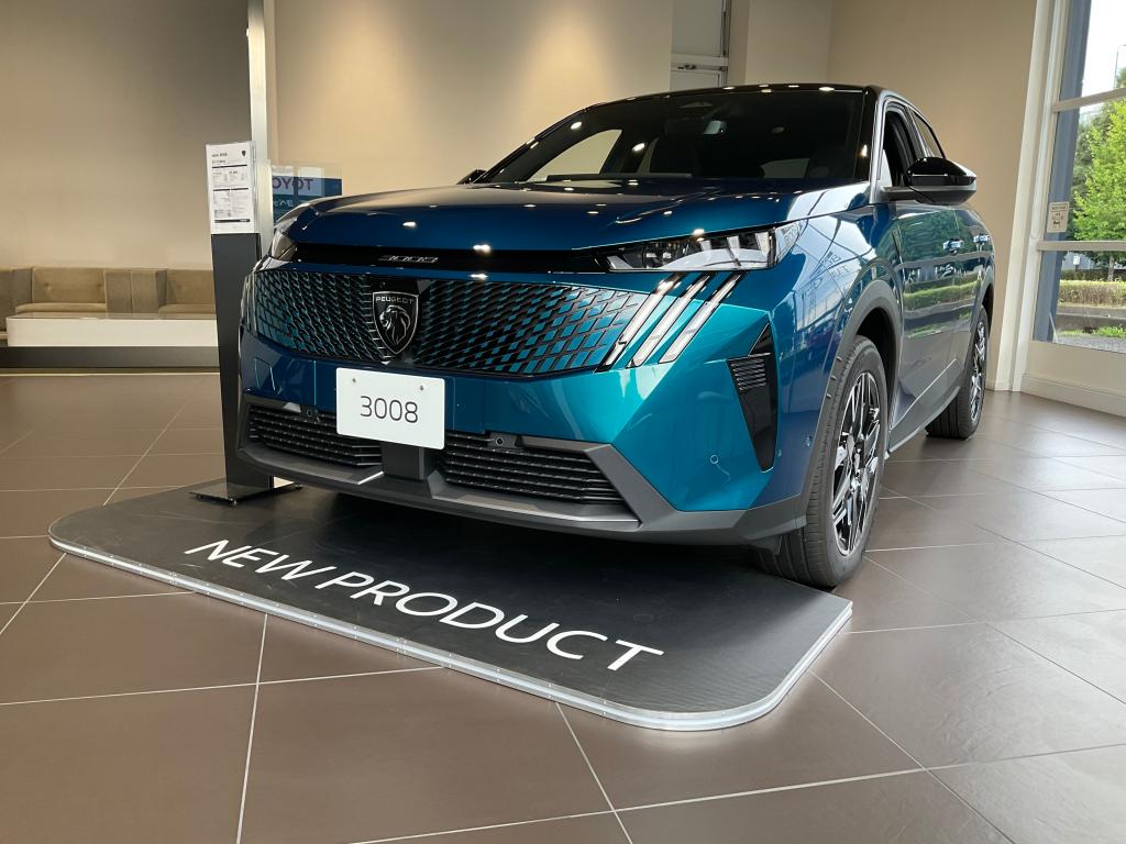 視線を奪う魅力のデザイン、New 3008HYBRID🦁