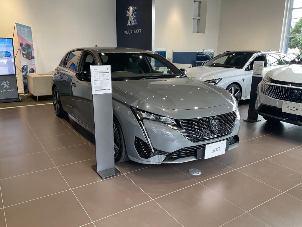 ご好評のPEUGEOT HYBRIDモデル🦁