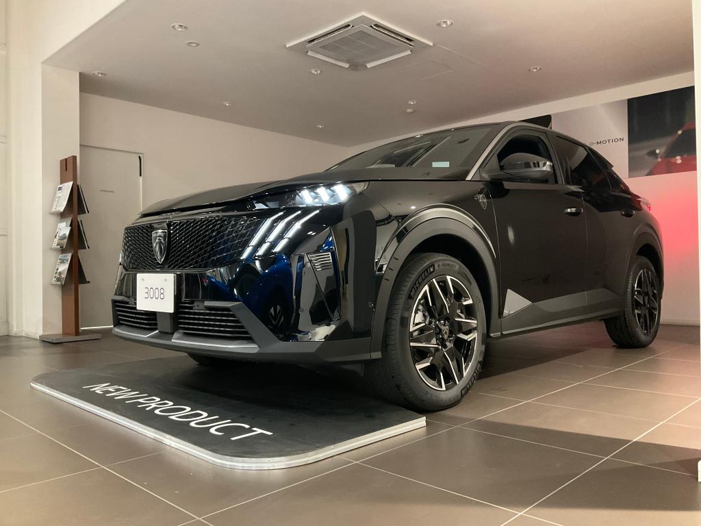 特別仕様車 3008HYBRID Black Edition🦁